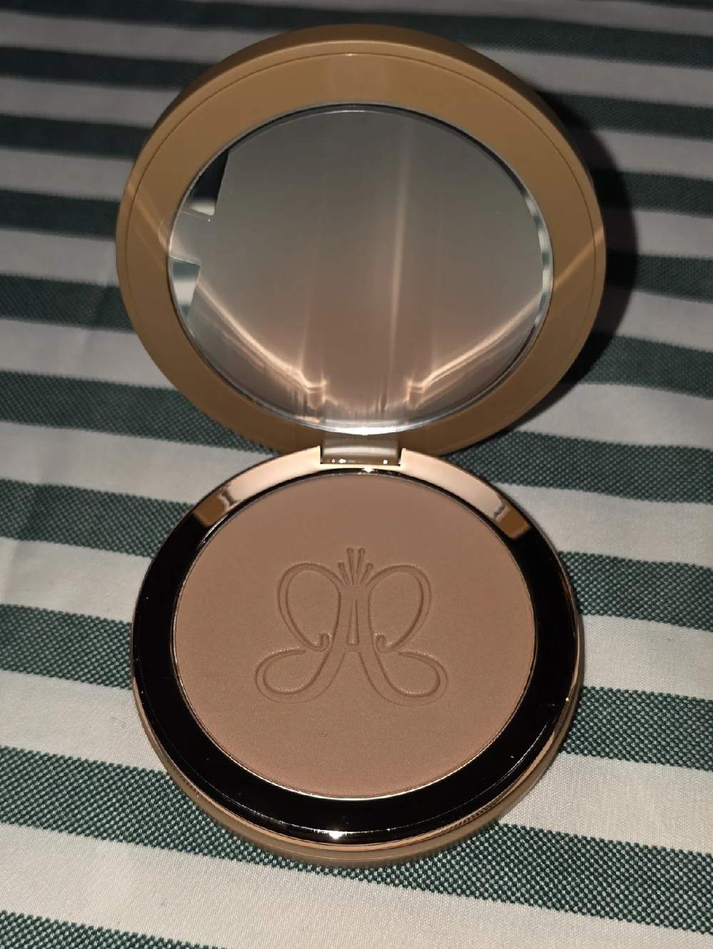 Anastasia Beverly Hills Smooth Blur Bronzer Compact